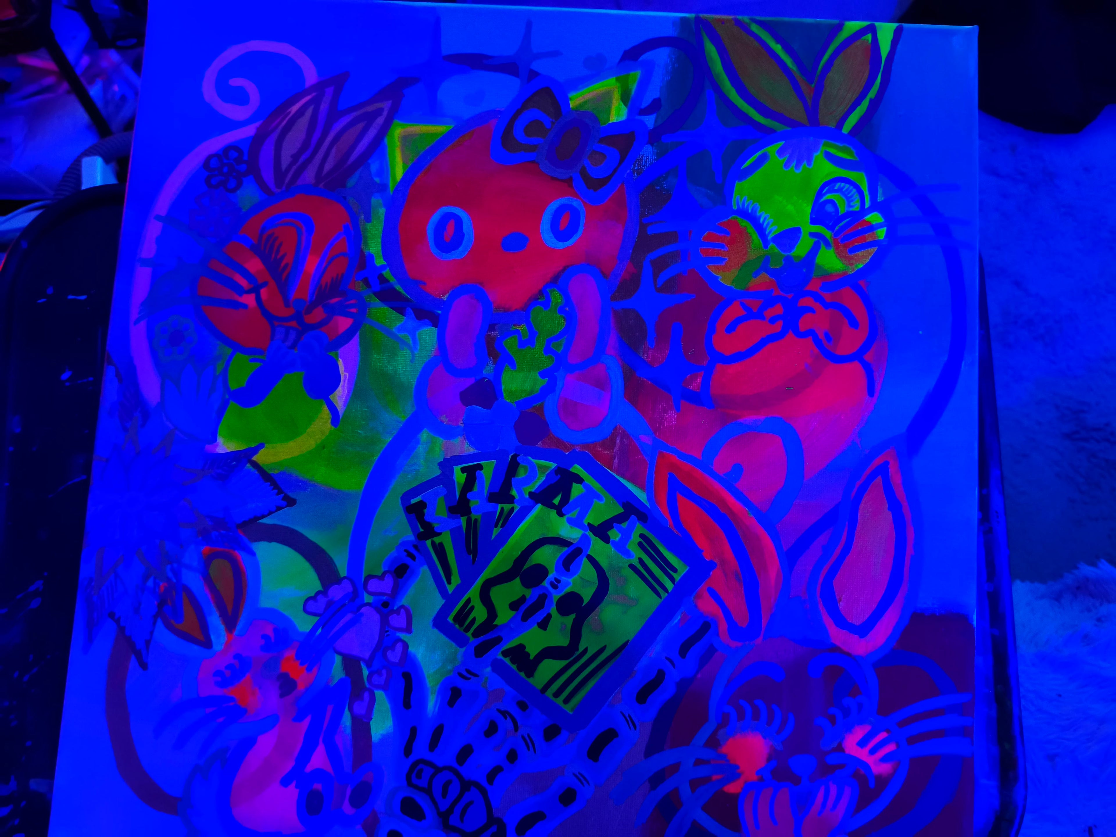 Luminescent chaos of love