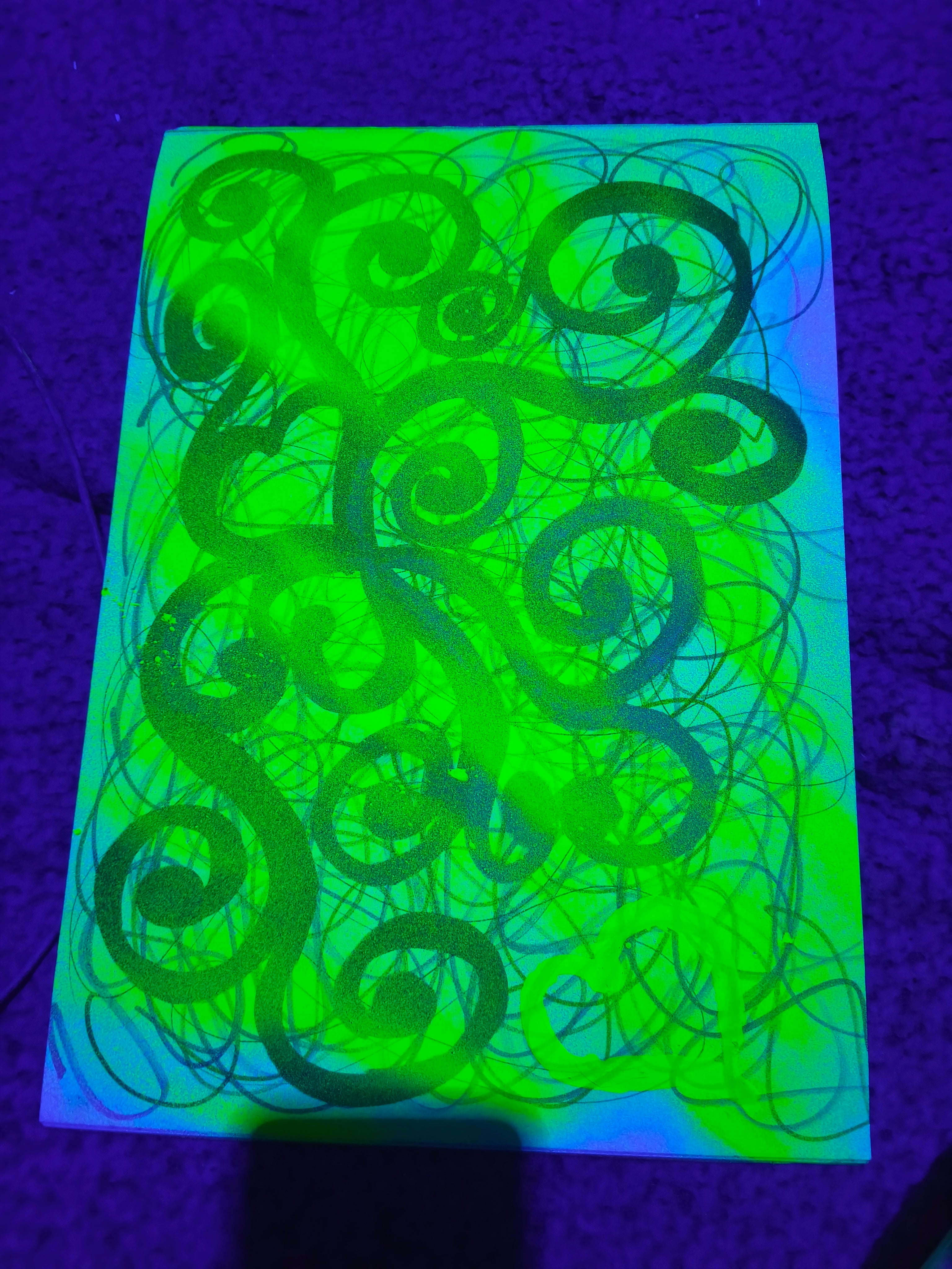 UV_Neon_Curls_1