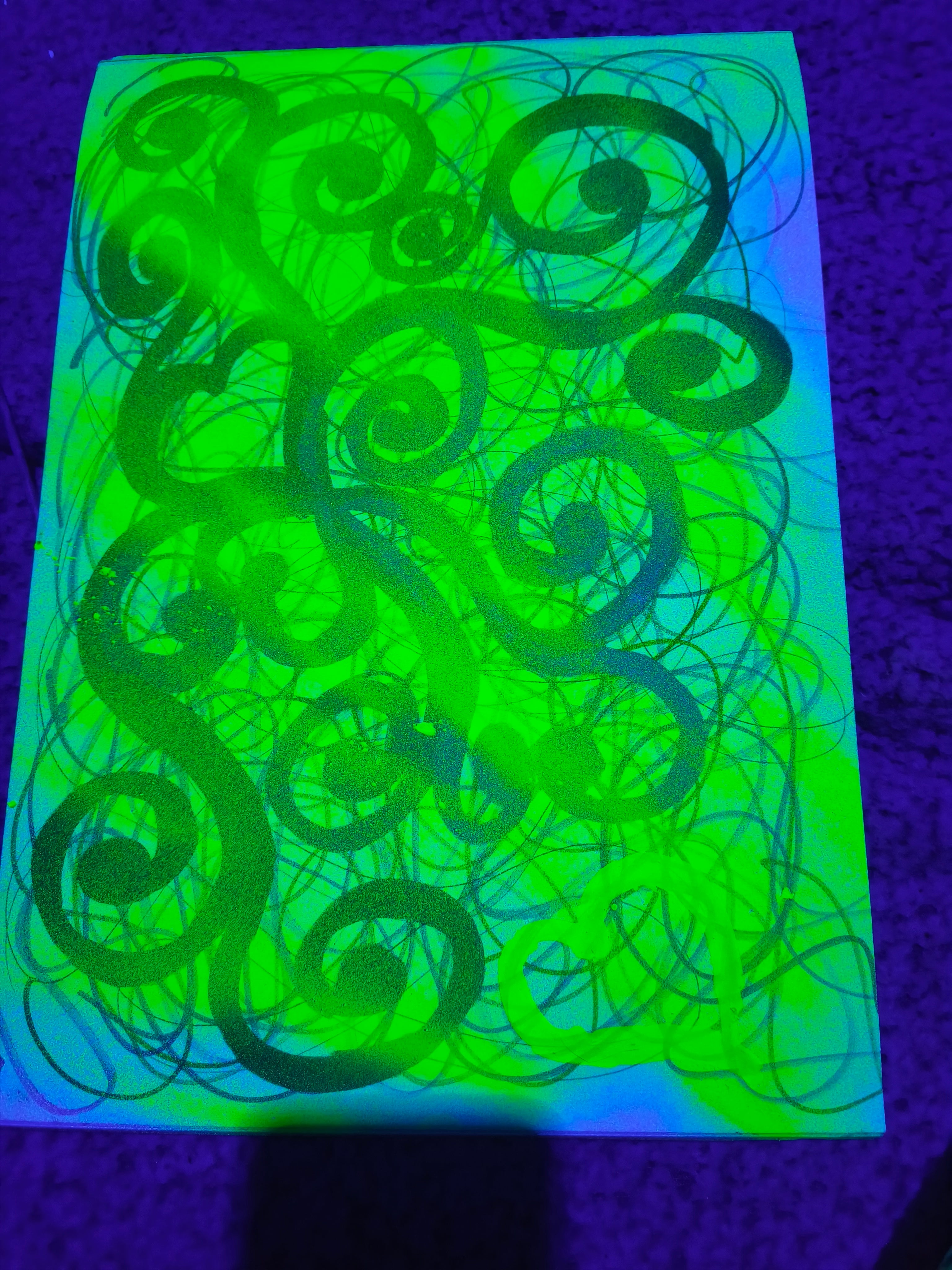 UV_Neon_Curls_2